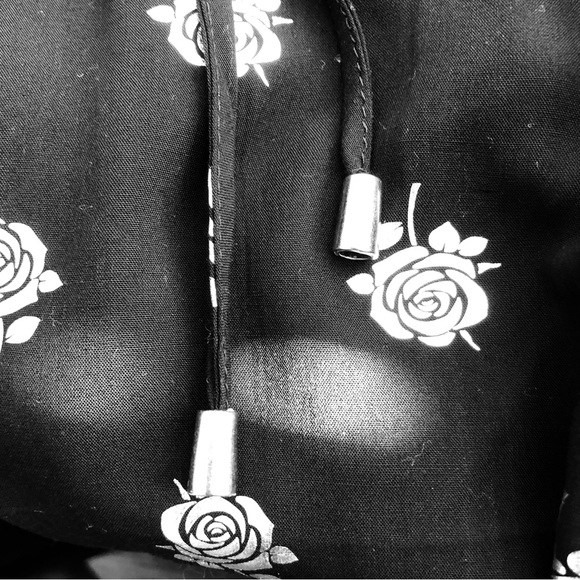 NWT HARVE BENARD Black & Silver Metallic Roses Tie Collar Blouse M - Picture 10 of 13